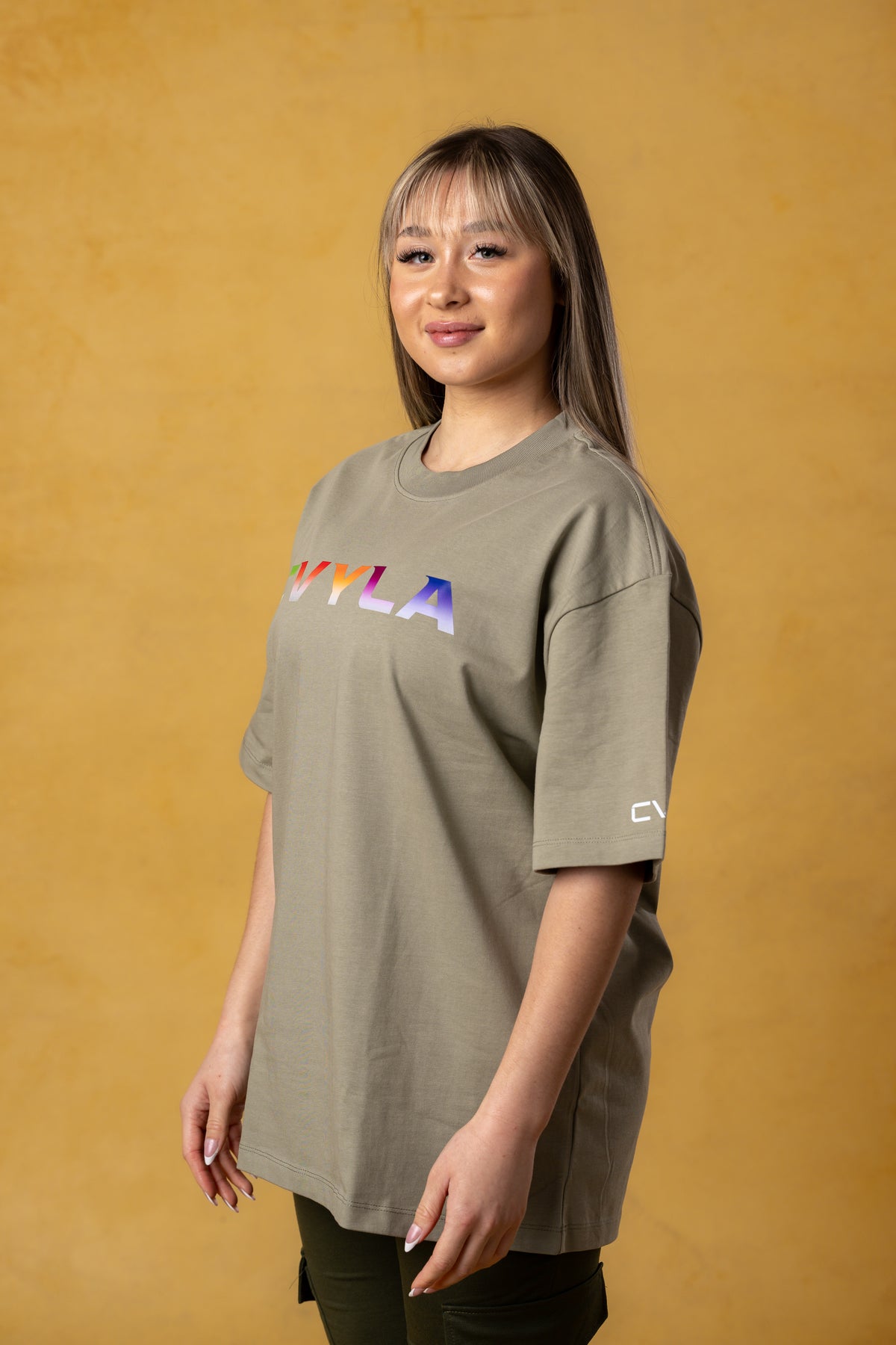 CVYLA Women Olive Oversize Tee, product photo 3