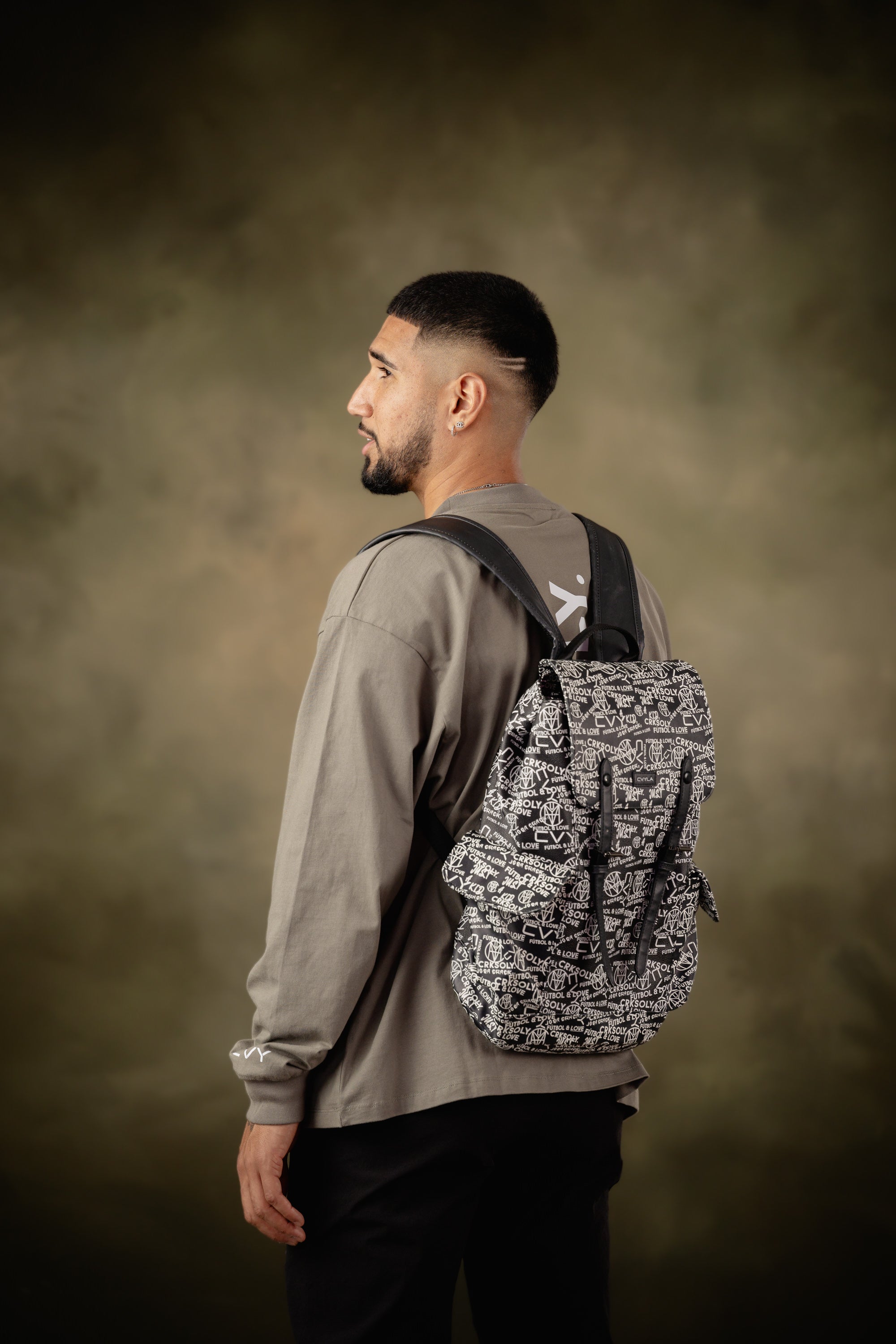 CVYLA Leather Travel Backpack, product photo 6