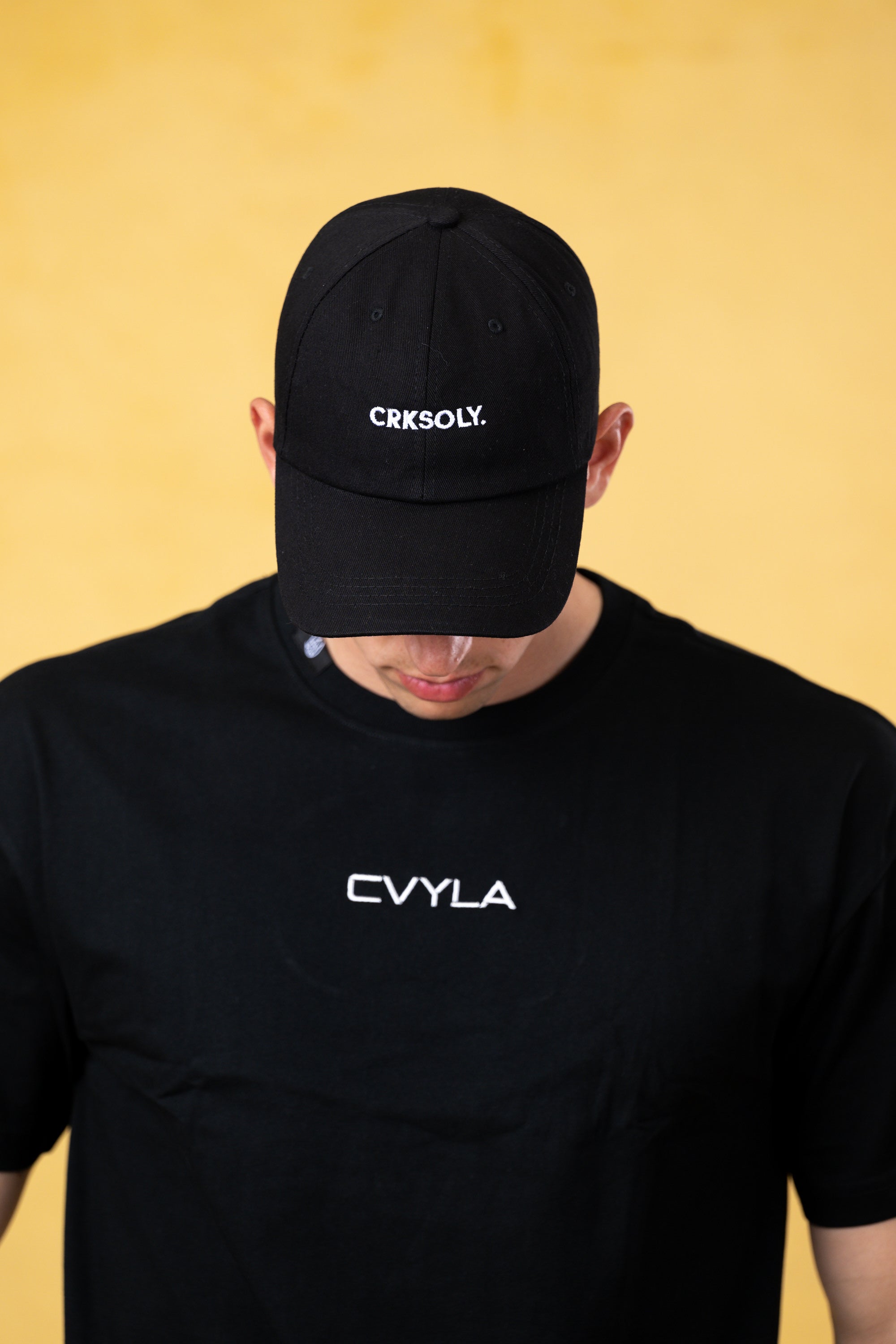 CVYLA Men Black Embroidered Tee, product photo 3
