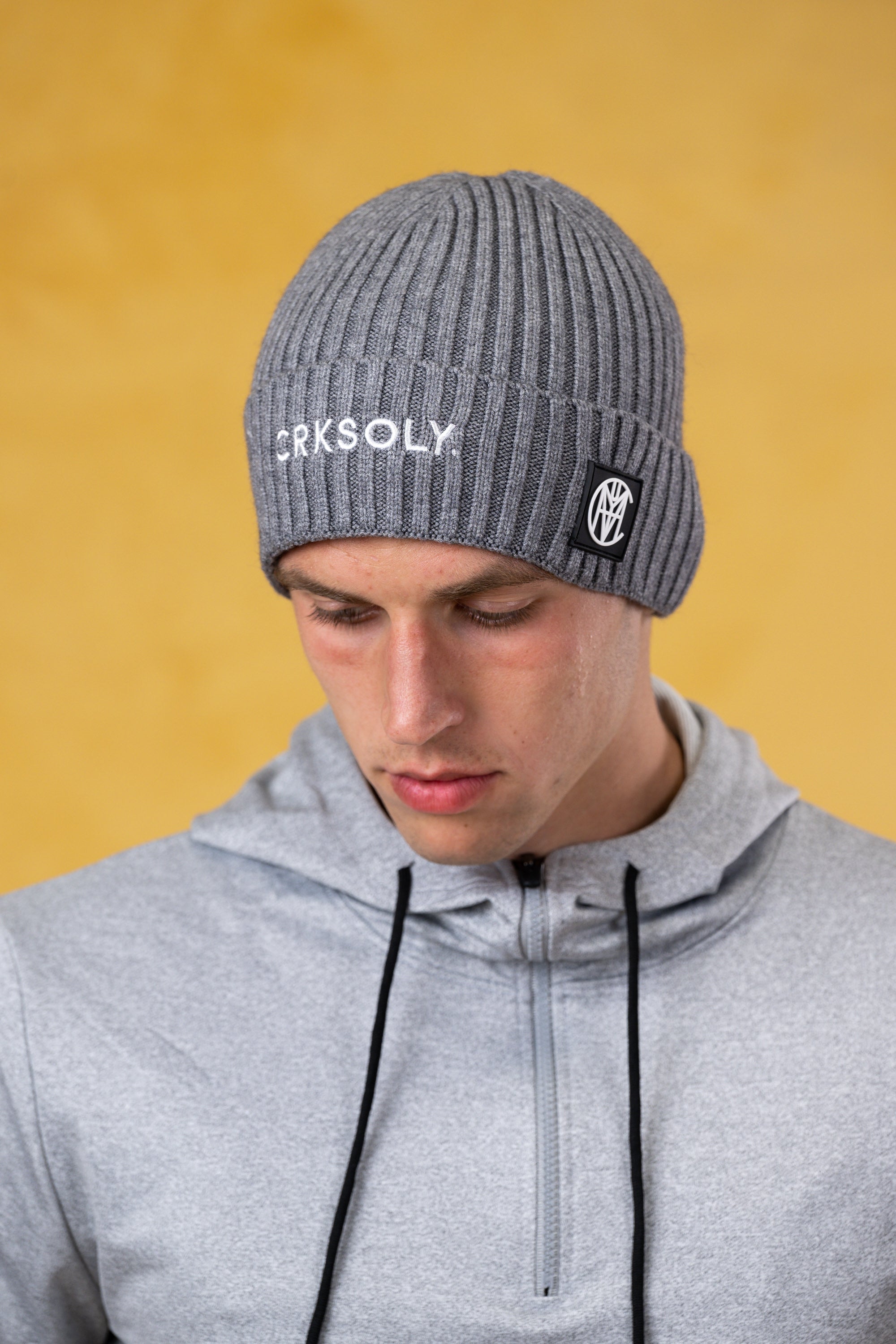 CRKSOLY. Gray Lifestyle Beanie, product photo 2