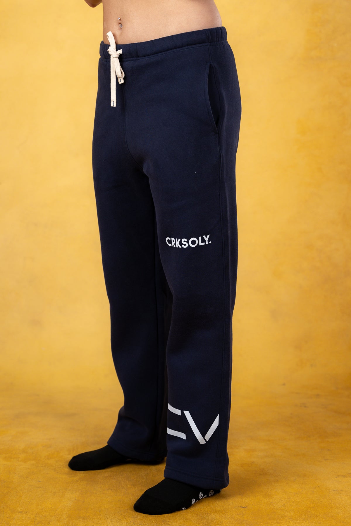 CRKSOLY. Women Cut-Off Sweatpants, product photo 3