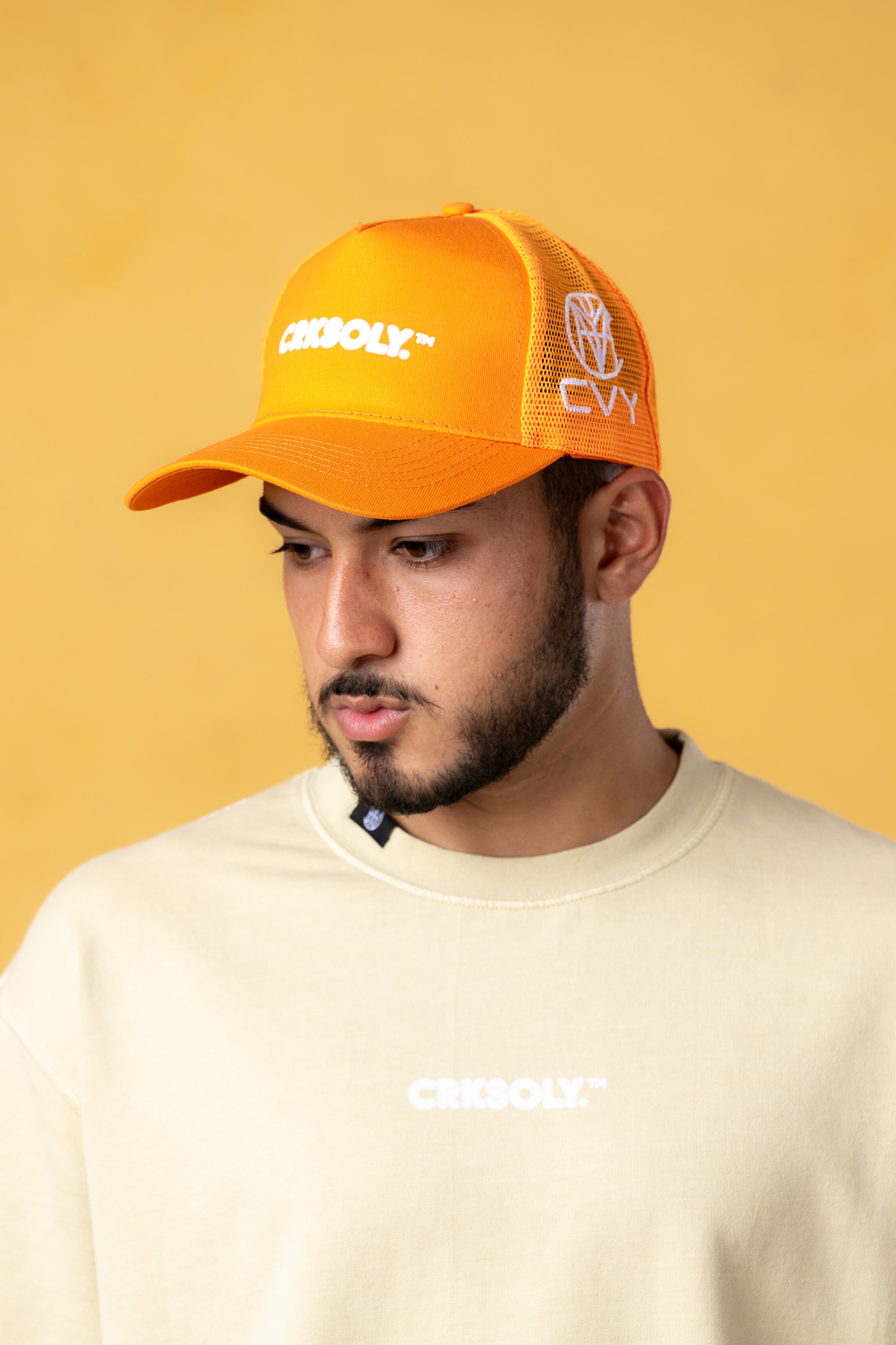 CRKSOLY. Gorra naranja con visera borrosa